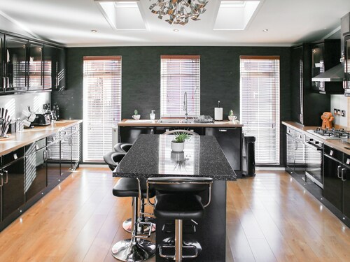 2 bedroom accommodation in Auchterarder, near Gleneagles