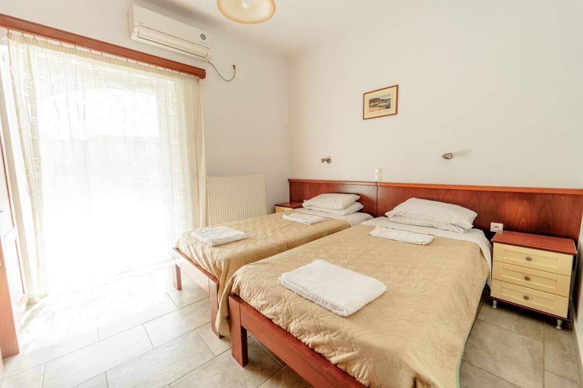 Comfort-huoneisto, 2 makuuhuonetta, parveke, näköala puutarhaan | 2 makuuhuonetta, silitysrauta/-lauta