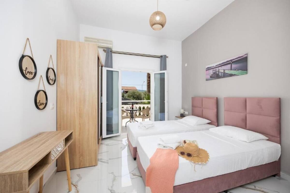 Deluxe Studio, Balcony