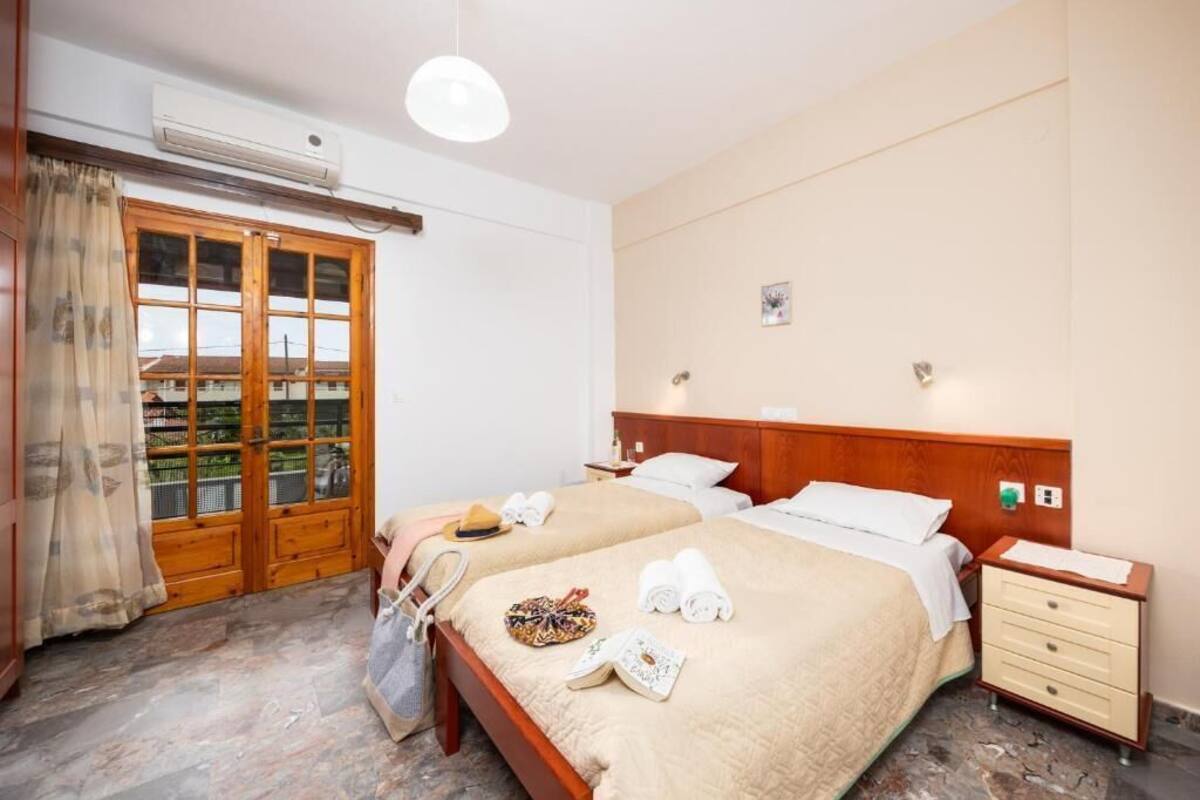 Standard-studio, parveke | 2 makuuhuonetta, silitysrauta/-lauta