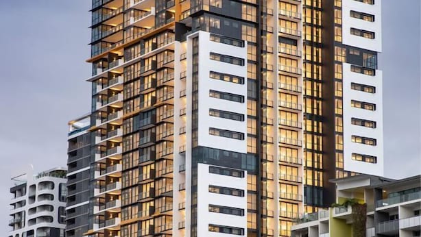 A high-rise building with multiple balconies and a modern architectural design. - Lovely 2 Beds Apt with City View at South Brisbane (South Brisbane)