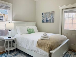 4 bedrooms, desk, iron/ironing board, travel cot