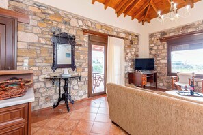Televisión, chimenea, oficina