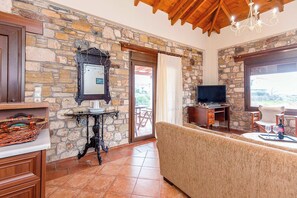 TV, fireplace, offices