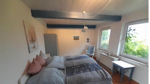 2 makuuhuonetta, vauvan matkasänky, ilmainen Wi-Fi