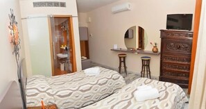 Classic Twin Room, 2 Twin Beds, Balcony, City View | Hypo-allergenic bedding, laptop workspace, blackout drapes - FURTURE' ROOMS (Naples)