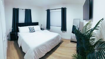 3 bedrooms, iron/ironing board, WiFi, bed sheets