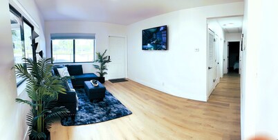 Charming 3-bedroom house with AC and WiFi in West Palm Beach