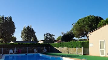 Piscina all'aperto, una piscina riscaldata
