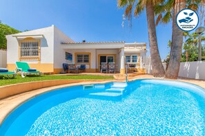 Villa | Basseng | Innendørsbasseng og utendørsbasseng