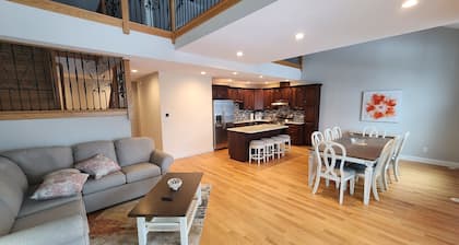 #2 Lake Front Condo - Hamlin Lake, Ludington MI - 10 Guests