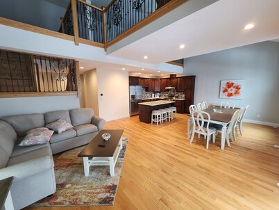 #2 Lake Front Condo - Hamlin Lake, Ludington MI - 10 Guests