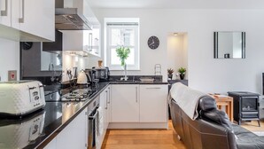 Dishwasher - 2 bedroom accommodation in Looe (Looe)