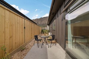 تناول الطعام بالخارج