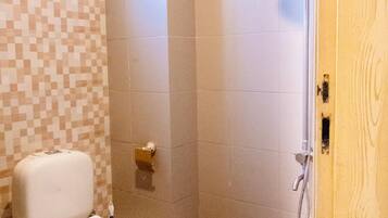 Dusche, Handtücher, Seife, Toilettenpapier