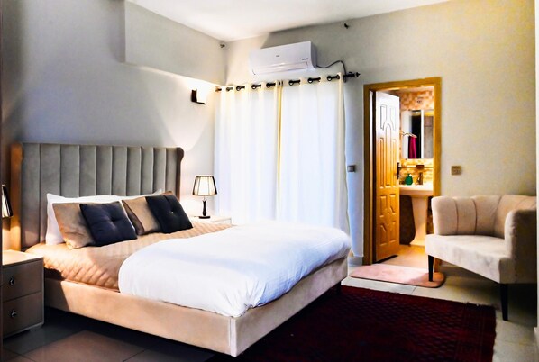 1 bedroom, WiFi, bed sheets - Cozy 1BHK Apartment Near Giga Mall (Islamabad)