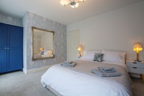 3 bedrooms, iron/ironing board, free WiFi, bed sheets