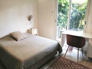 2 室のベッドルーム、WiFi、ベッドシーツ