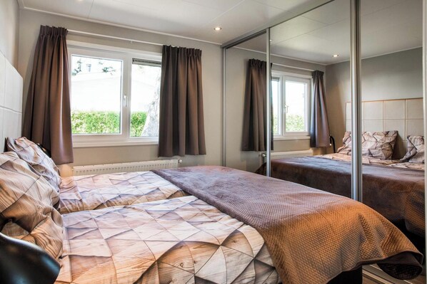 2 bedrooms
