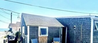 Lovely studio steps to the beach in Dennis port