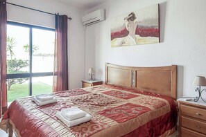 4 bedrooms, WiFi, bed sheets