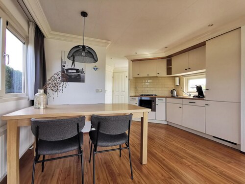 Comfortable 4-person holiday home near the beach