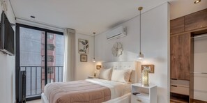 3 habitaciones, tabla de planchar con plancha, wifi y ropa de cama