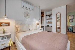 3 habitaciones, tabla de planchar con plancha, wifi y ropa de cama 