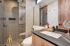 Hair dryer, towels, soap, toilet paper - Elegant/Modern Apt in Poblado - Morph 1201 (Medellín)