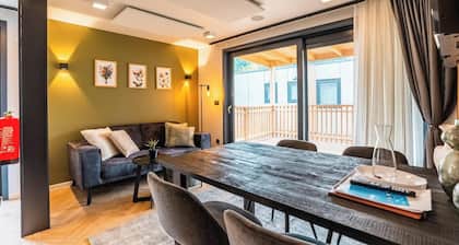 Chalet with 2 bedrooms and a terrace with private whirlpool