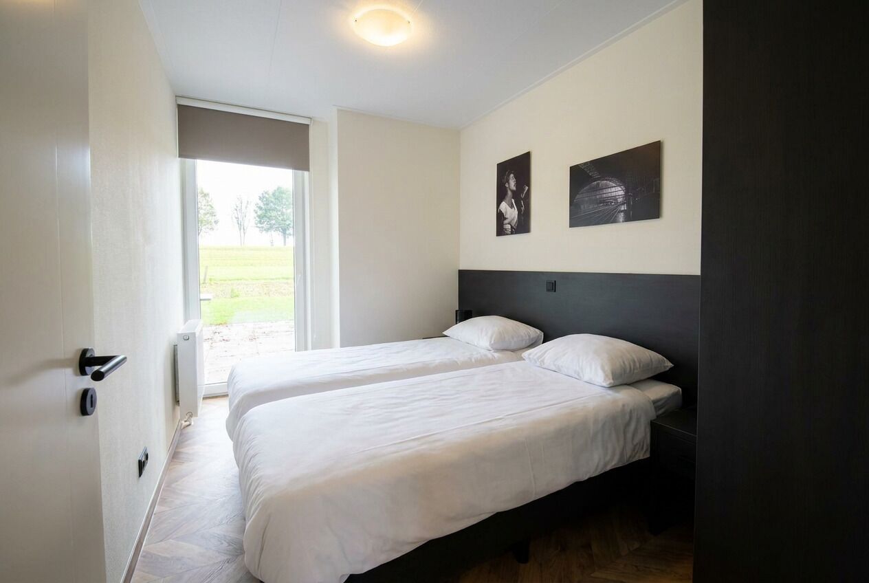 Vila With 4 Bedrooms And Wellness - Elburg