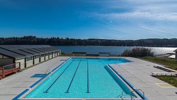 Inomhuspool och uppvärmd pool