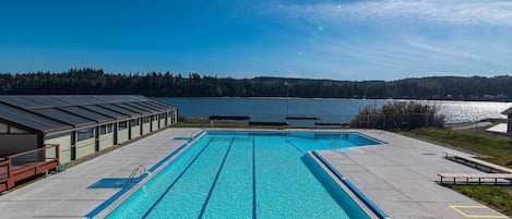 Piscine intérieure, piscine chauffée