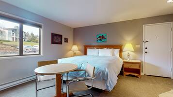4 bedrooms, internet, bed sheets