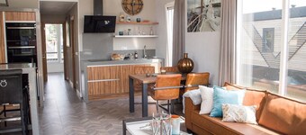 Boat with two bedrooms and one bathroom