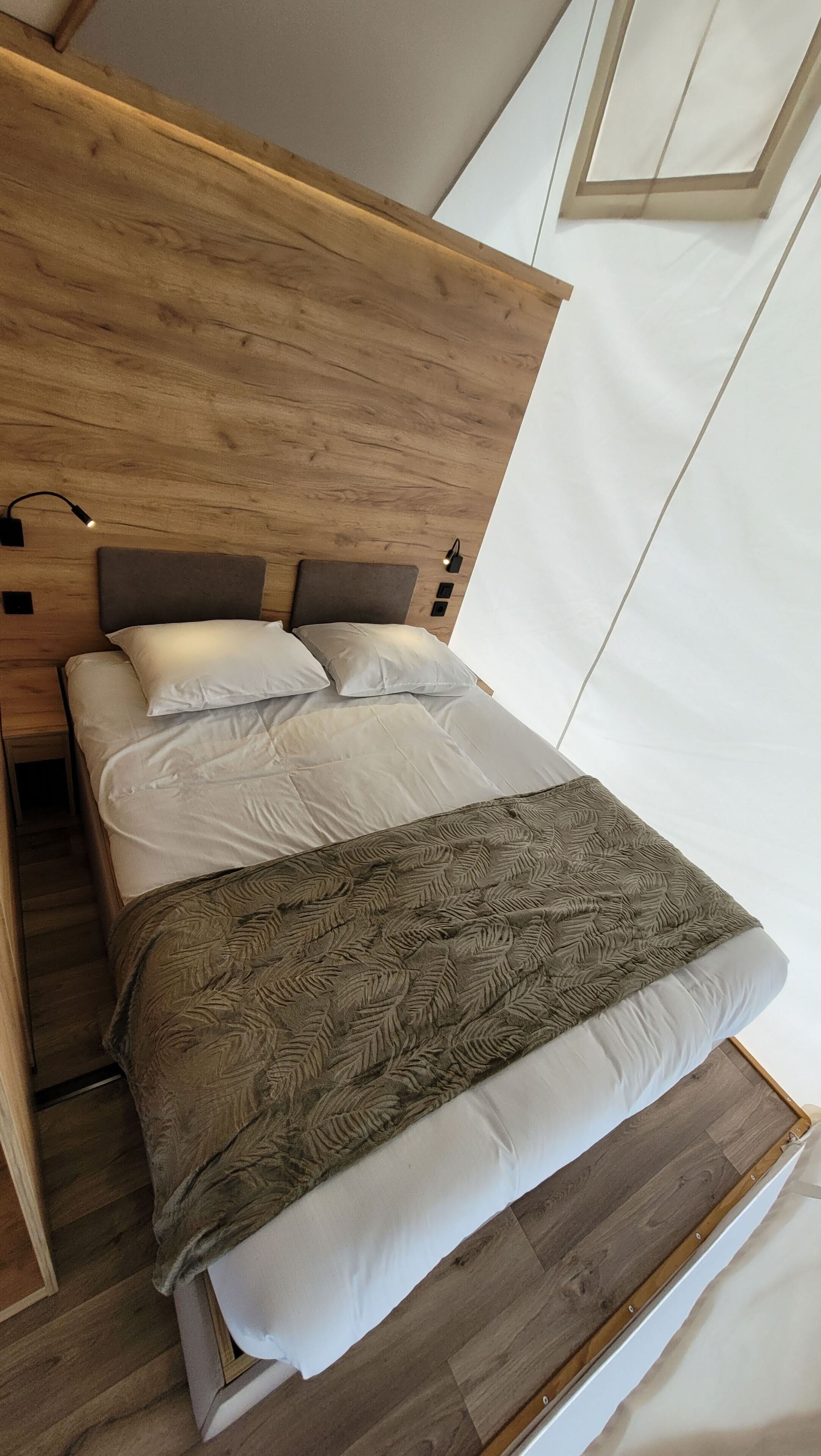 Luxury Glamping Tent For Four - Maastricht
