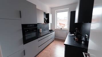 Kühlschrank, Ofen, Herdplatte, Geschirrspüler