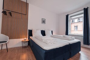 3 bedrooms, desk, iron/ironing board, travel cot