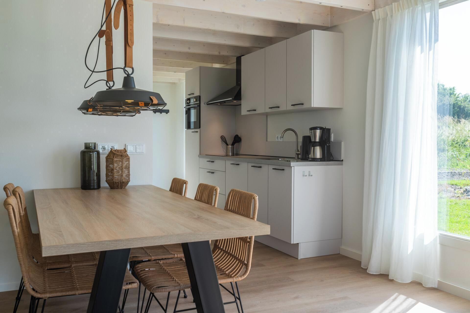 冷蔵庫、電子レンジ、コンロ、食器洗い機