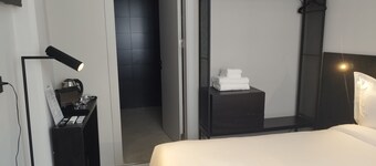 Andes room for 2 people