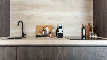 Fridge, microwave, dishwasher, coffee/tea maker