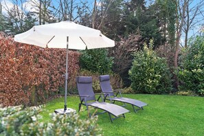 Property grounds - Holiday home with 3 bedrooms and spacious garden (Schoorl)