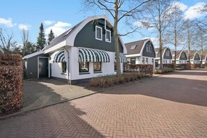 Exterior - Holiday home with 3 bedrooms and spacious garden (Schoorl)