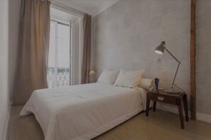 2 soverom, strykejern/-brett, wi-fi og sengetøy