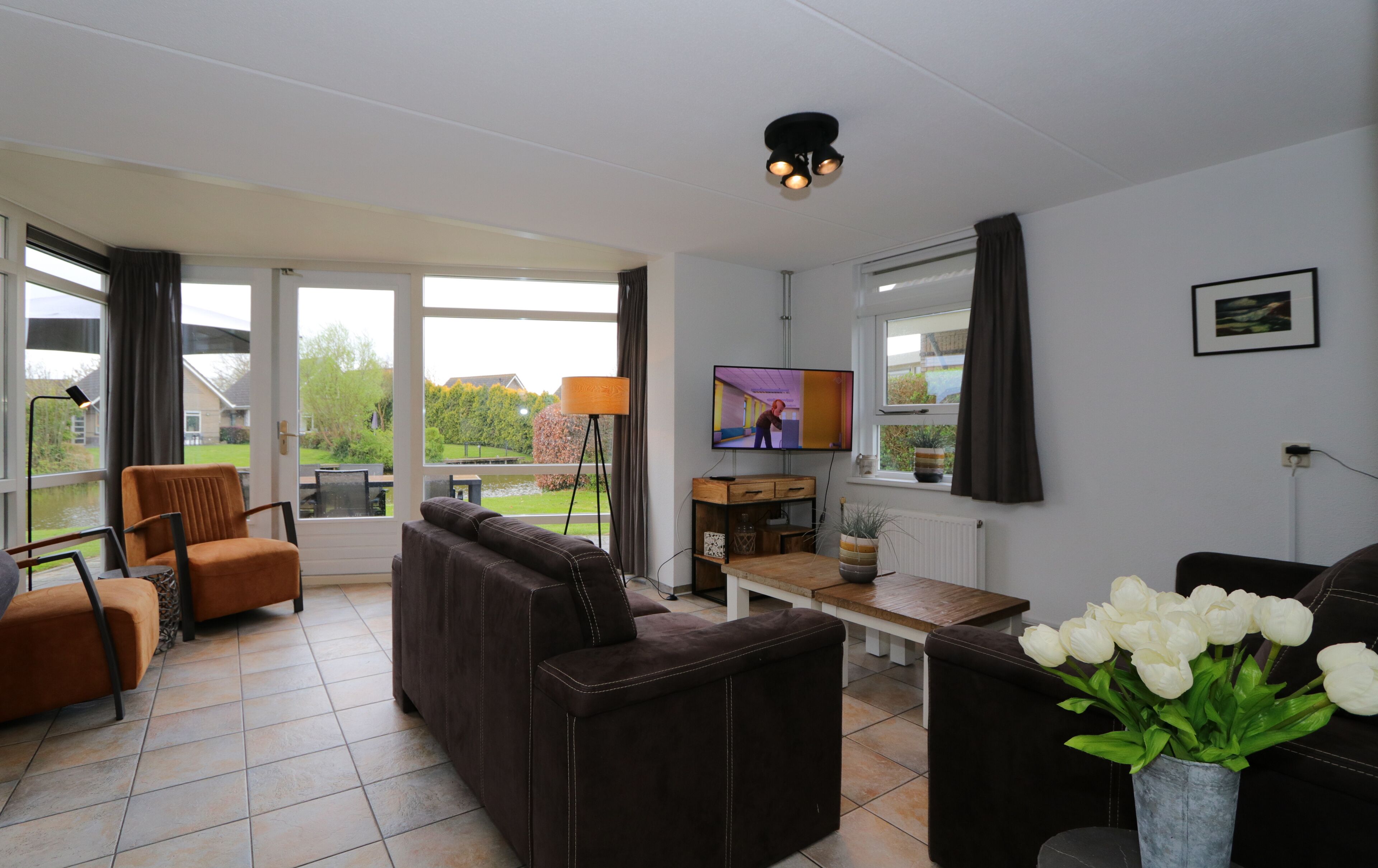 Spacious 6-person Bungalow With Private Jetty - Medemblik