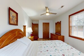 3 室のベッドルーム、インターネット、ベッドシーツ