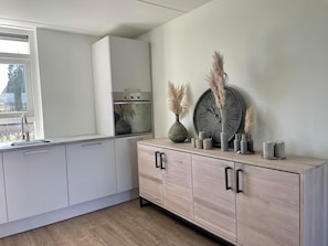 Interior - Bungalow with infrared sauna and jacuzzi in the garden (Medemblik)