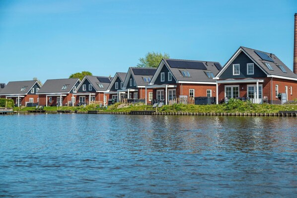 المنشأة من الخارج