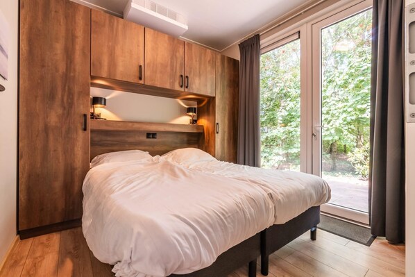 3 bedrooms, travel crib, WiFi