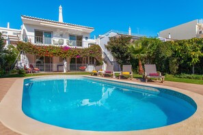 Villa | Pool | Indoor pool, outdoor pool - Holiday Home Olhos D'agua Near Beach (Albufeira)